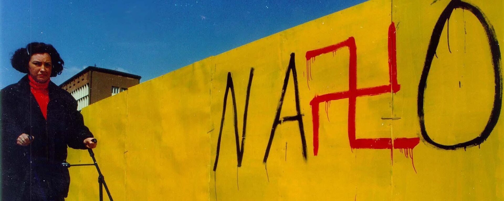 Граффити на улицах Нови-Сада во время бомбардировки НАТО Югославии, 1999 год - اسپوتنیک ایران  , 1920, 25.03.2023