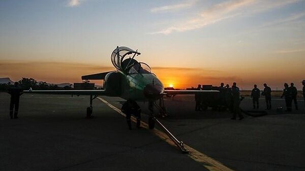 Первый учебно-боевой реактивный иранский самолет Yasin на авиабазе базы Шахид Ноже в Хамадане, Иран - اسپوتنیک ایران  