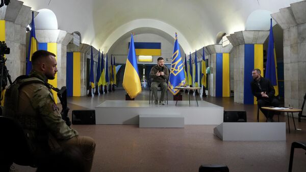 Президент Украины Владимир Зеленский во время пресс-конференции в метро в Киеве - اسپوتنیک ایران  