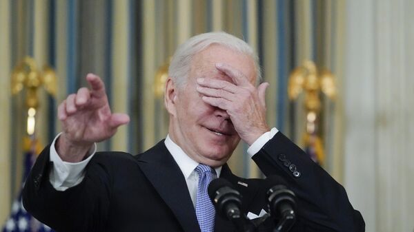 Президент Джо Байден шутит о том, к какому репортеру обратиться с вопросом, Белый дом, Вашингтон, США - اسپوتنیک ایران  