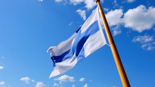 Флаг Финляндии на фоне неба  - اسپوتنیک ایران  