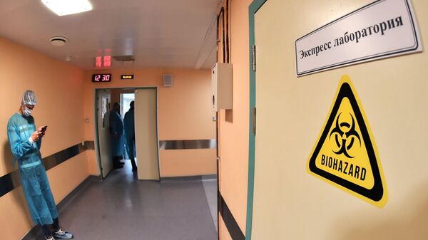 Экспресс-лаборатория в отдельном режимном корпусе в Боткинской больнице - اسپوتنیک ایران  