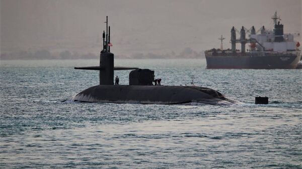 Американская подводная лодка USS Florida (SSGN 728) проходит через Суэцкий канал по пути в Красное море - اسپوتنیک ایران  