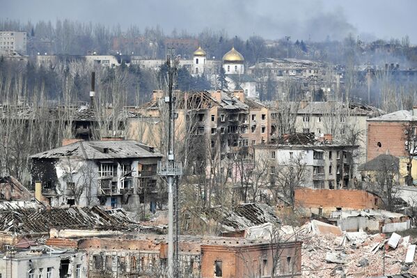 ساختمان های ویران شده در مرکز آرتیوموفسک. - اسپوتنیک ایران  