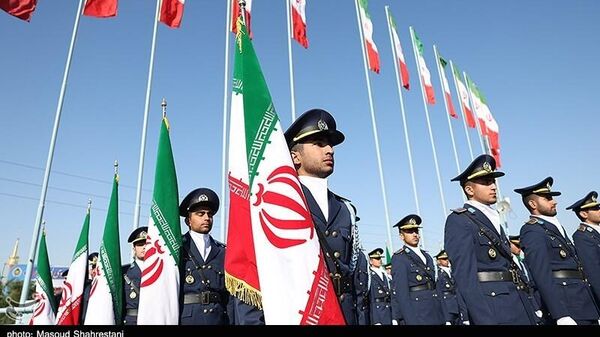 Торжественный парад в честь празднования дня армии в Иране  - اسپوتنیک ایران  