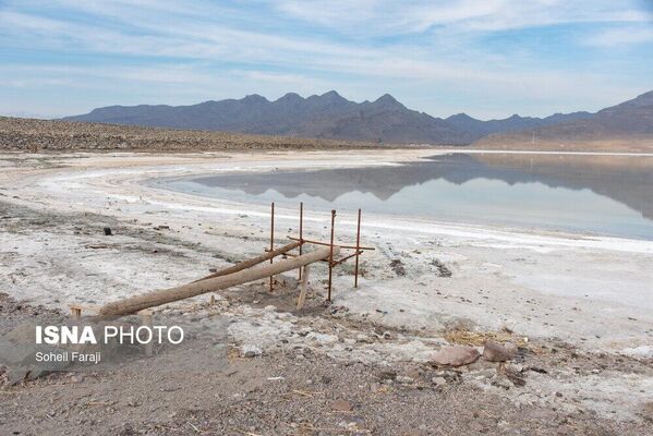 Каждый год, с окончанием теплового сезона и началом выпадения осадков, объем воды, поступающей в озеро Урмия, увеличивается, а площадь озера Урмия увеличивается по сравнению с предыдущими месяцами - اسپوتنیک ایران  