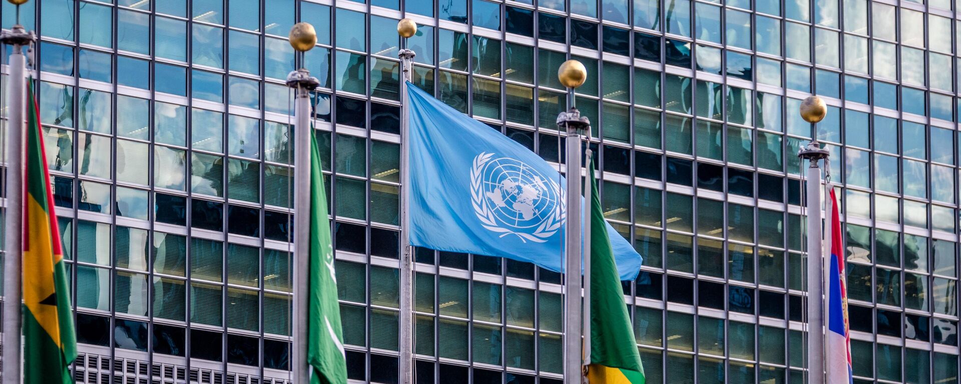 Флаги в Центральных учреждениях Организации Объединенных Наций в Нью-Йорке, США - اسپوتنیک ایران  , 1920, 21.04.2023
