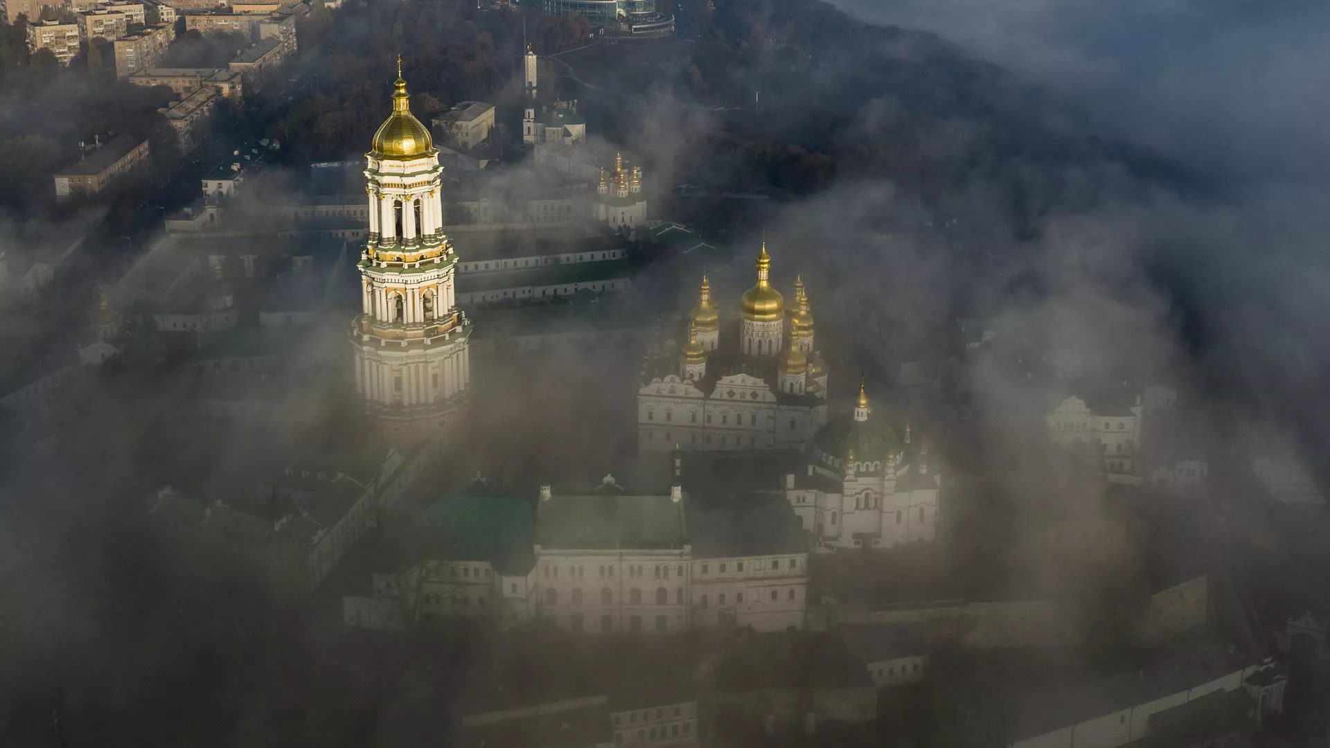 Вид на Киево-Печерскую лавру в Киеве. Архивное фото