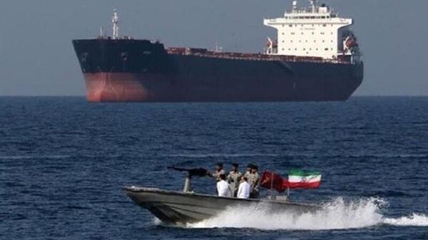 توقیف نفتکش متخلف توسط نیروی دریایی ارتش - اسپوتنیک ایران  