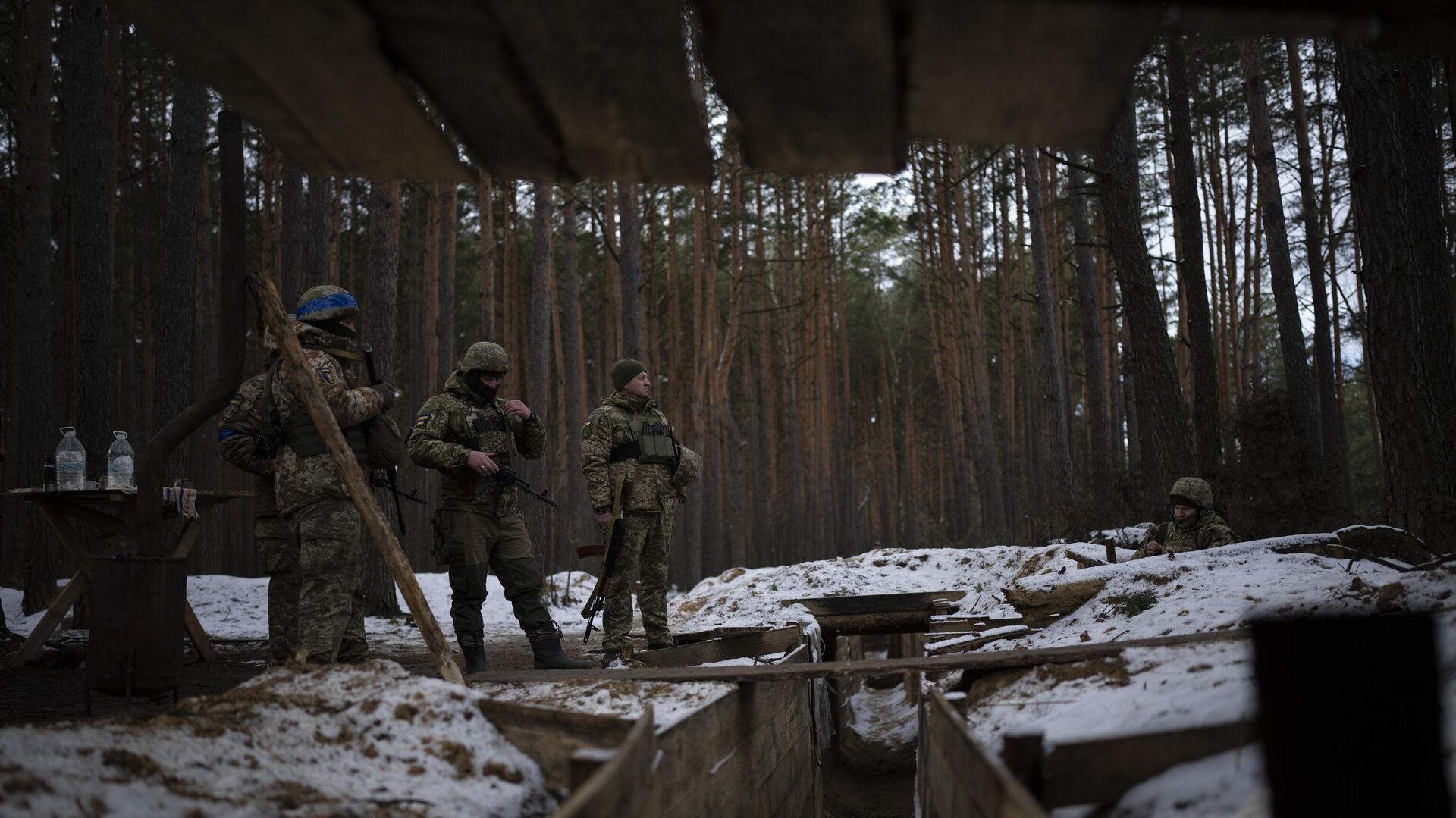 Украинские военные на границе Украины и Белоруссии. Архивное фото - اسپوتنیک ایران  , 1920, 01.06.2024