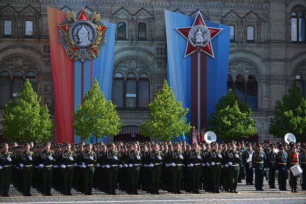 رژه سربازان به مناسبت روز پیروزی در جنگ جهانی دوم در میدان سرخ مسکو - اسپوتنیک ایران  