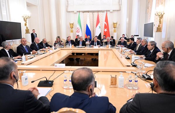 شرکت کنندگان در نشست چهارجانبه وزرای خارجه روسیه، ترکیه، ایران و سوریه در مسکو - اسپوتنیک ایران  