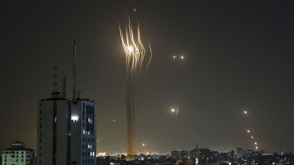 شلیک حدود 20 موشک از نوار غزه به سمت جنوب اسرائیل  - اسپوتنیک ایران  