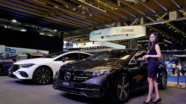 خودروی الکتریکی Mercedes EQS در نمایشگاه e-Motor در لبنان - اسپوتنیک ایران  