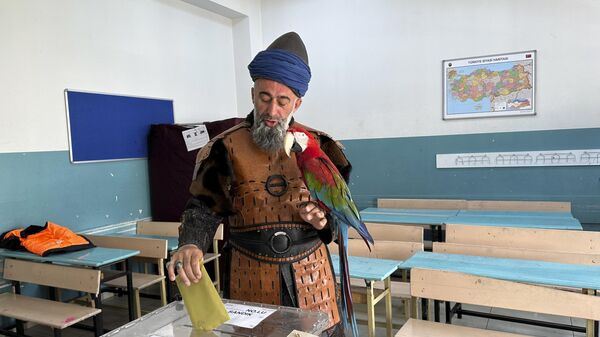 Во время голосования на избирательном участке в Стамбуле, Турция - اسپوتنیک ایران  