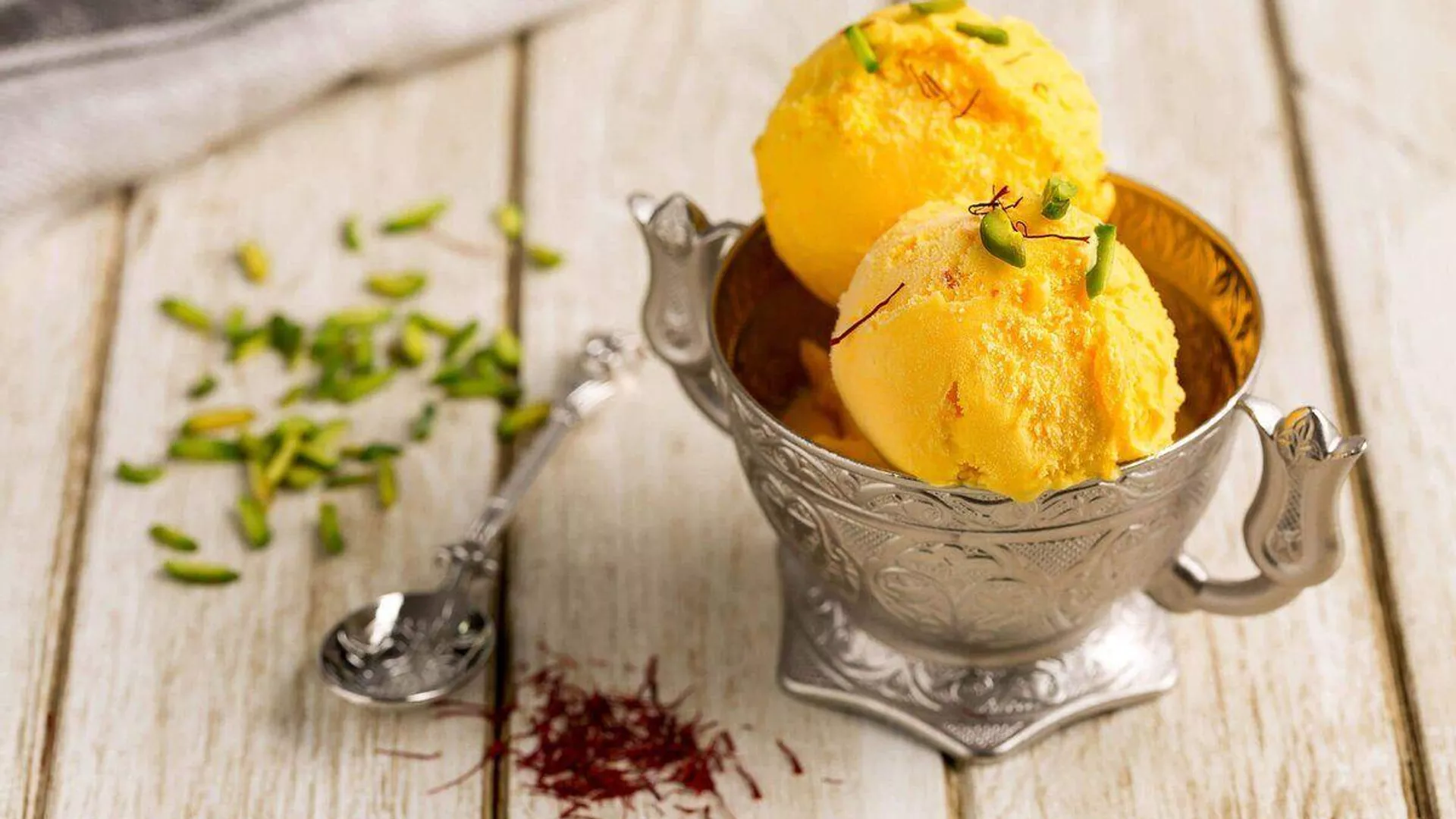 بستنی سنتی ایرانی 