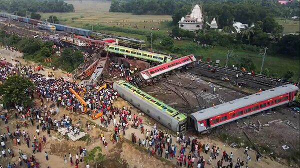 نمایی از حادثه برخورد 2 قطار در هند - اسپوتنیک ایران  