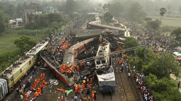 Последствия крушения двух пассажирских поездов в Индии - اسپوتنیک ایران  
