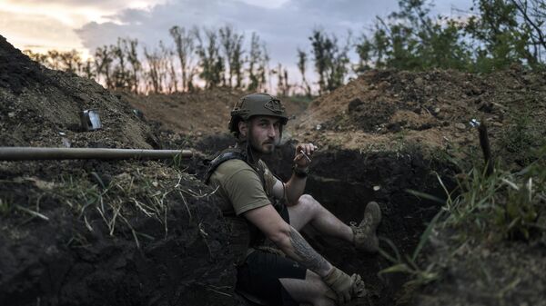 یک سرباز اوکراینی در سنگر - اسپوتنیک ایران  