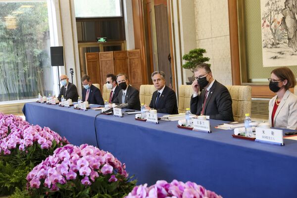 آنتونی بلینکن، وزیر امور خارجه ایالات متحده در دیدار با چین گانگ، وزیر امور خارجه چین - اسپوتنیک ایران  