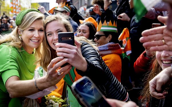 ملکه هلند ماکسیما در جریان جشن روز پادشاه در روتردام در 27 آوریل 2023 - اسپوتنیک ایران  