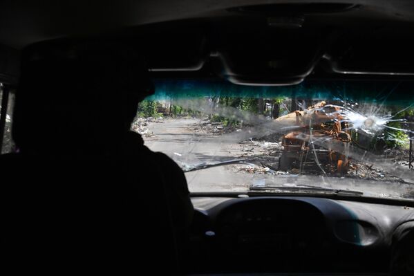 سربازان  ارتش روسیه در خودرو در راستای تاکتیکی آرتیوموفسک - اسپوتنیک ایران  