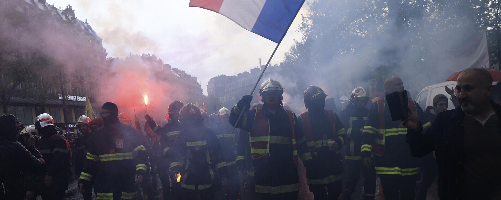 Марш профсоюза спасателей во время первомайской демонстрации в Париже - اسپوتنیک ایران  , 1920, 29.06.2023