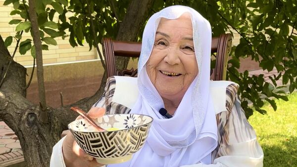 مادر بزرگ زهره در 84 سالگی وبلاگ نویس مواد غذایی شد و میلیون ها بازدید جمع آوری کرد - اسپوتنیک ایران  