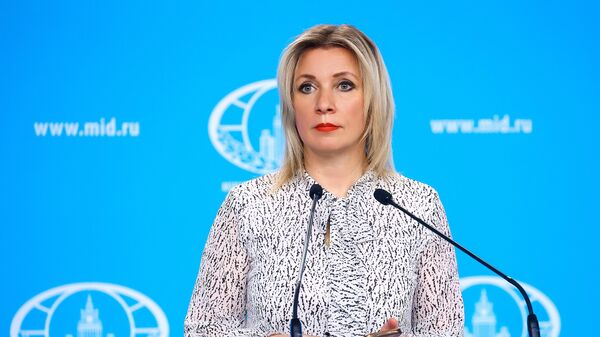 Официальный представитель Министерства иностранных дел России Мария Захарова во время брифинга в Москве - اسپوتنیک ایران  