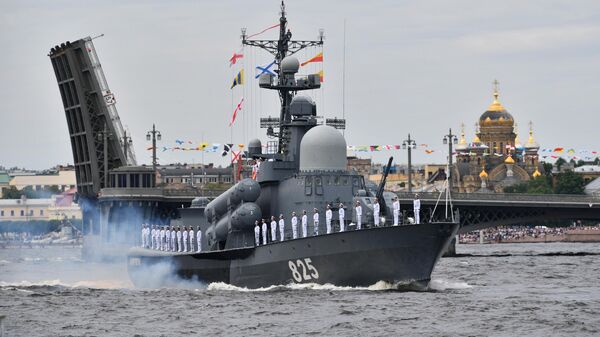 رژه نیرو دریایی ارتش روسیه در سن پترزبورگ - اسپوتنیک ایران  