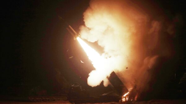 Военные учения США и Южной Кореи с использованием Армейского тактического ракетного комплекса - اسپوتنیک ایران  