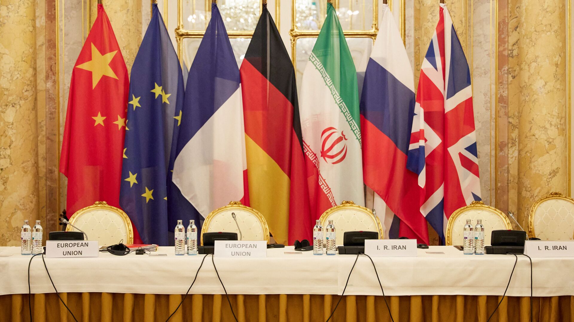 Aлаги государств-участников комиссии по переговорам, направленным на возобновление ядерной сделки с Ираном, в Вене, Австрия - اسپوتنیک ایران  , 1920, 09.08.2023