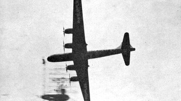 Американский самолет B-29 Superfortress Энола Гей во время пролета над Нагасаки - اسپوتنیک ایران  