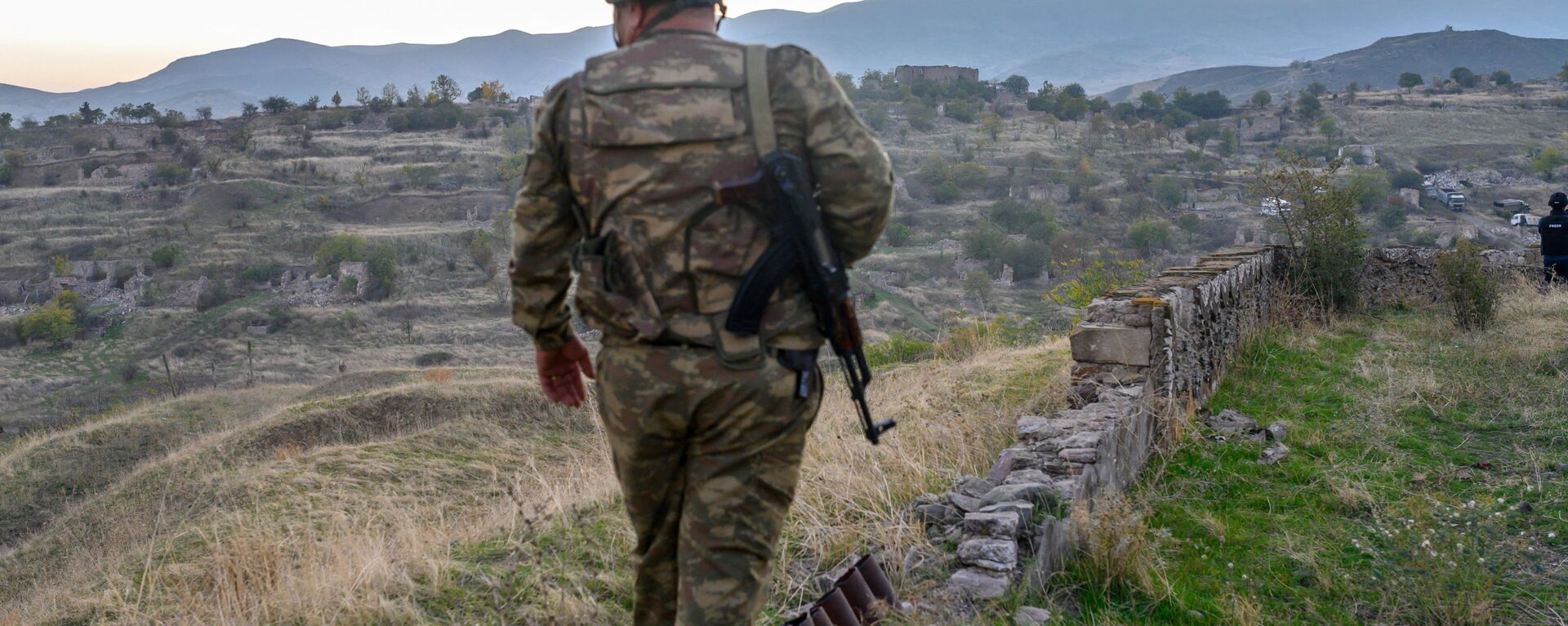 Солдат азербайджанской армии в Нагорном Карабахе. Архивное фото  - اسپوتنیک ایران  , 1920, 20.09.2023