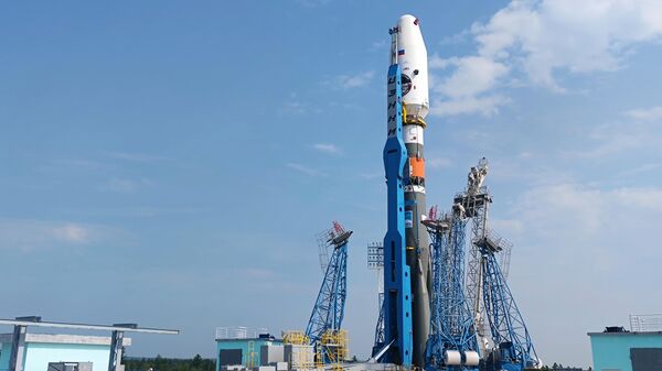 Установка ракеты Союз-2.1б с автоматической станцией Луна-25 на стартовый комплекс космодрома Восточный - اسپوتنیک ایران  