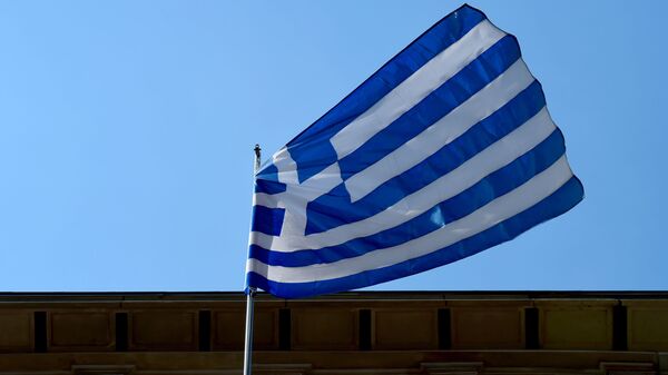 Грееский флаг на здании Посольства Греции в Берлине - اسپوتنیک ایران  