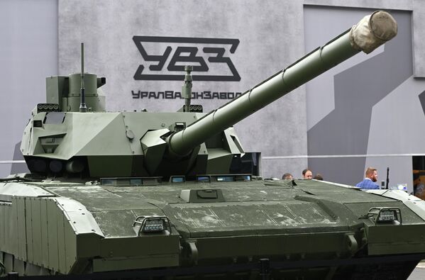 تانک T-14 &quot;Armata&quot; در غرفه شرکت &quot;اورال واگن زاوود&quot; در همایش بین المللی نظامی-فناوری ارمیا-2023 - اسپوتنیک ایران  