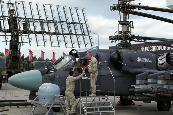 هلیکوپتر Ka-52 در نمایشگاه بین المللی "ARMY-2023" در مرکز نمایشگاهی "پاتریوت" - اسپوتنیک ایران  