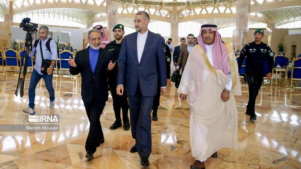 دیدار وزرای خارجه ایران و عربستان در عربستان سعودی - اسپوتنیک ایران  