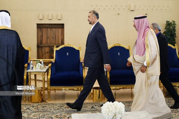 استقبال از وزیر خارجه ایران در عربستان - اسپوتنیک ایران  