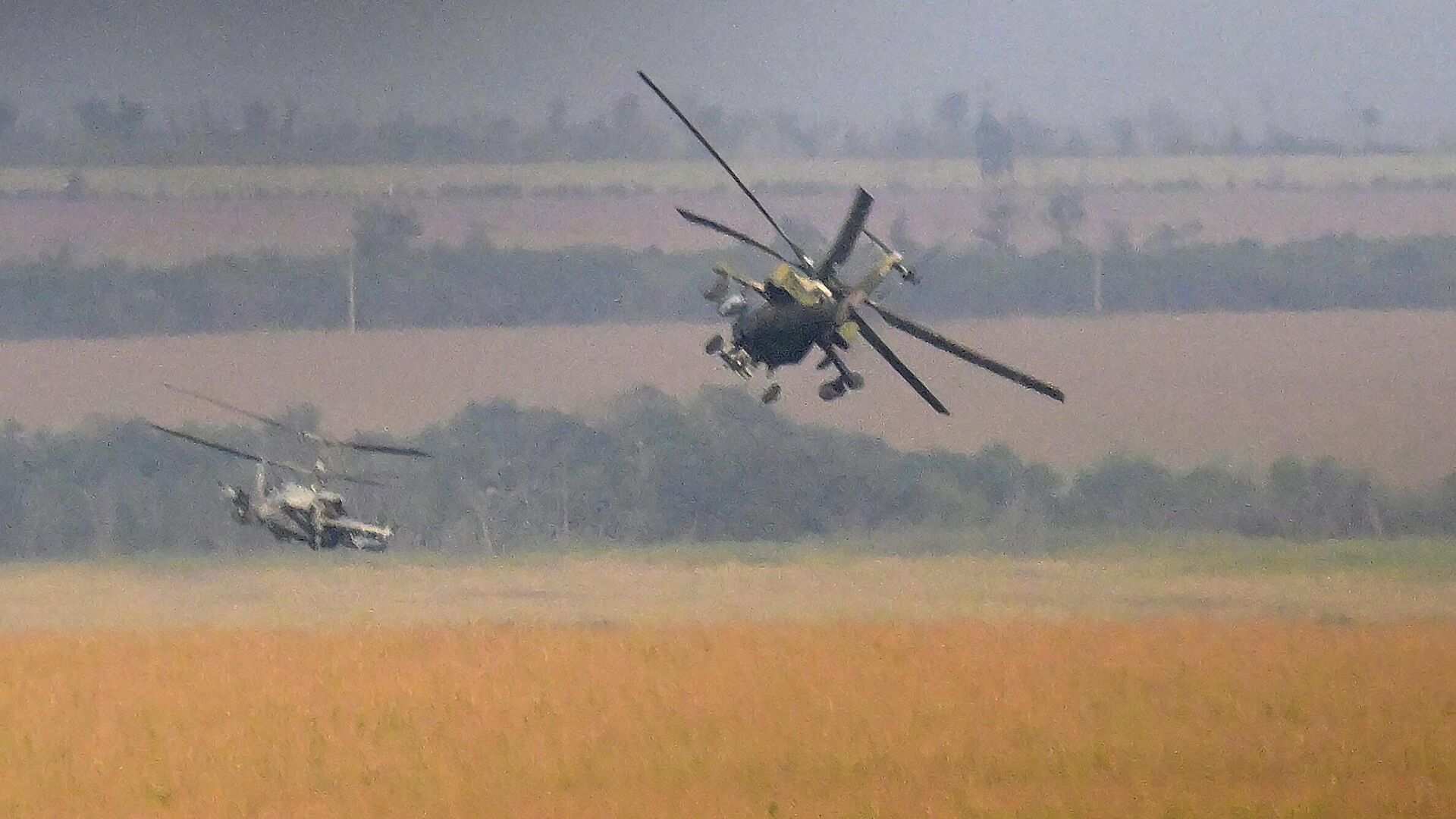 Вертолеты Ка-52 и Ми-28 во время боевого вылета в зоне СВО - اسپوتنیک ایران  , 1920, 01.09.2023