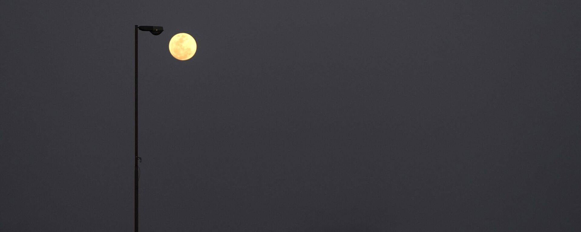 خشم و عصبانیت سرخپوستان ناواهو از فرستادن خاکستر انسان به ماه  - اسپوتنیک ایران  , 1920, 05.01.2024