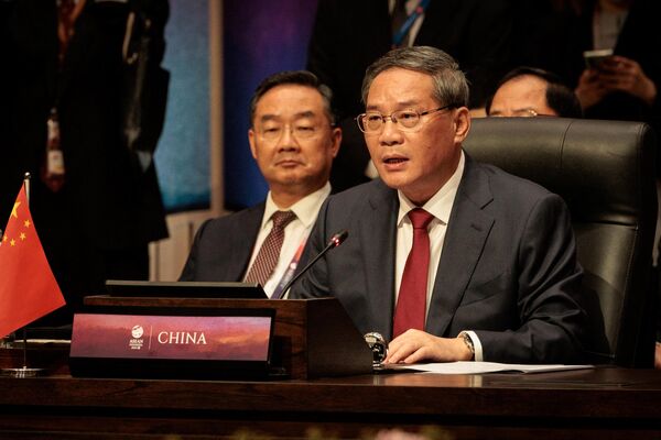 لی کیانگ، نخست‌وزیر چین در بیست و ششمین اجلاس سران آسه‌آن-چین طی چهل و سومین اجلاس سران آسه‌آن در جاکارتا در 6 سپتامبر - اسپوتنیک ایران  