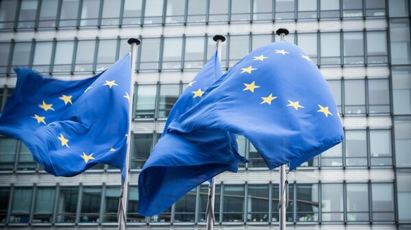 Европейские флаги перед штаб-квартирой Европейской комиссии в Брюсселе, Бельгия - اسپوتنیک ایران  