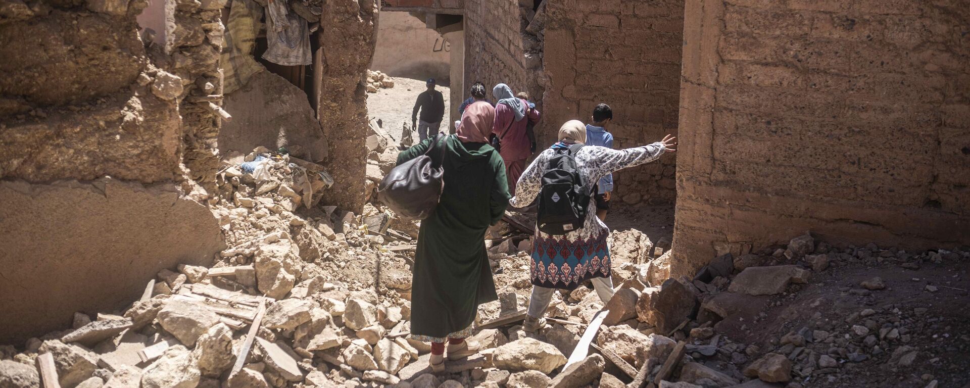 Жители которой покидают свои дома после землетрясения, Марокко - اسپوتنیک ایران  , 1920, 09.09.2023