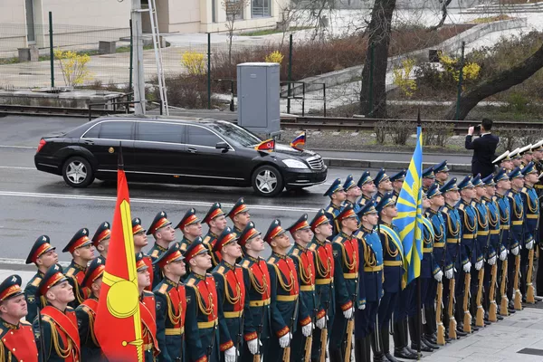 Лимузин кортежа председателя Госсовета Корейской Народно-Демократической Республики Ким Чен Ына Лимузин кортежа председателя Госсовета Корейской Народно-Демократической Республики Ким Чен Ына