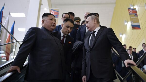 Президент РФ Владимир Путин и председатель Госсовета Корейской Народно-Демократической Республики Ким Чен Ын  - اسپوتنیک ایران  