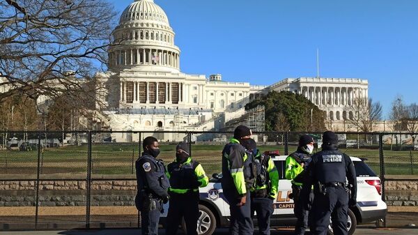 Сотрудники правоохранительных органов на Капитолийском холме в Вашингтоне - اسپوتنیک ایران  