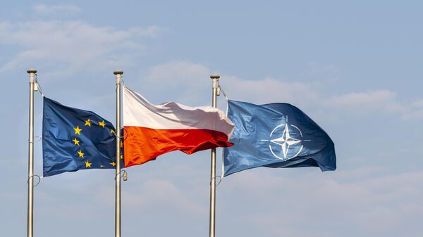 Флаги Евросоюза, Польши и НАТО - اسپوتنیک ایران  
