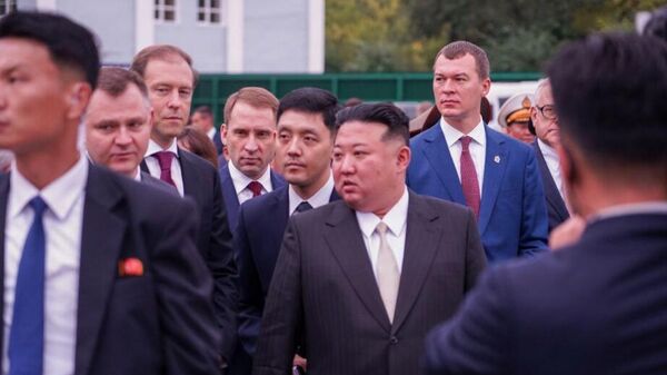 Лидер КНДР Ким Чен Ын во время посещения авиационного завода имени Ю.А.Гагарина в Комсомольске-на-Амуре - اسپوتنیک ایران  